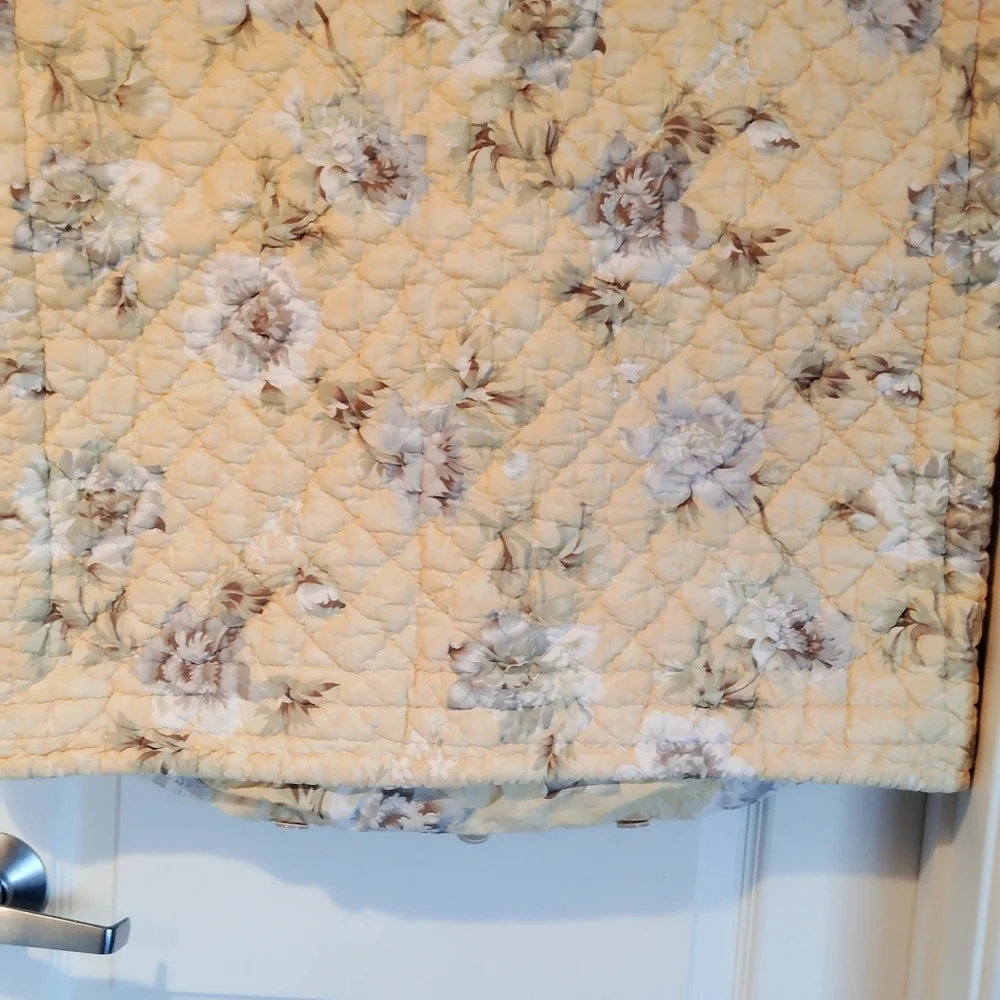 RESTORATION HARDWARE EURO QUILTED YELLOW/BLUE FLORAL SHAMS 26X26 QUITE LUXURY
